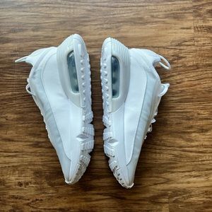 Nike Air Max 2090 size 11.5 White/Gray